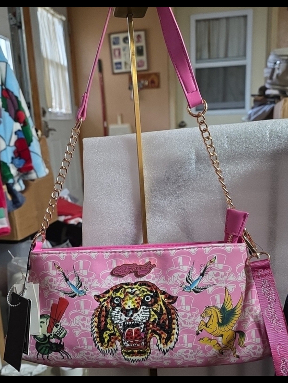 Ed Hardy Pink Graphic Shoulder Bag with Gold Chain - Picture 2 of 4